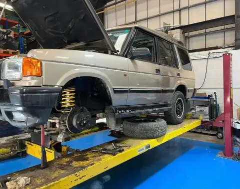 Land Rover and Range Rover driveline service