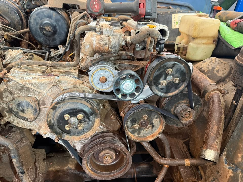 So very long story on this one followers Rescued this 110 Defender from... photo 12