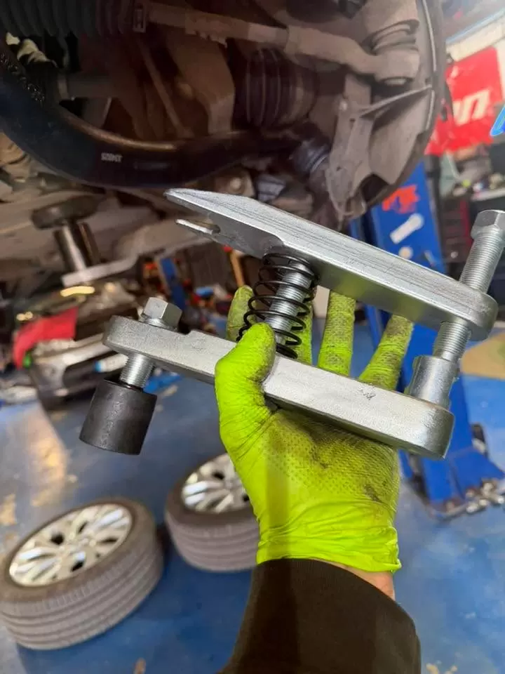 Range Rover L405 Suspension Workshop Record workshop photo 7