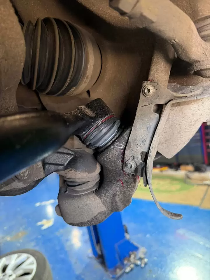 Range Rover L405 Suspension Workshop Record workshop photo 8